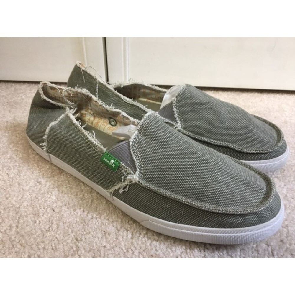 Sanuk size 10 slip on loafer